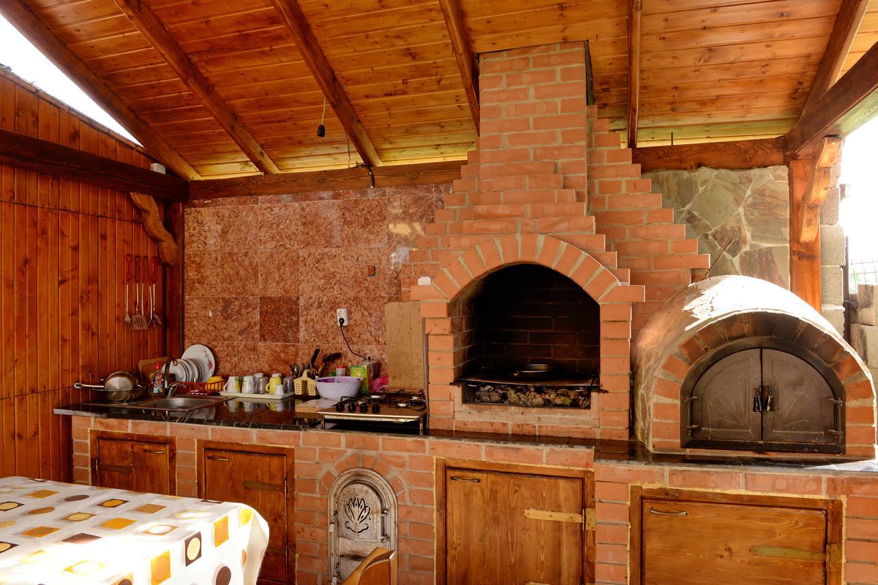 Casa Flora Hotel Sînmartin Екстериор снимка