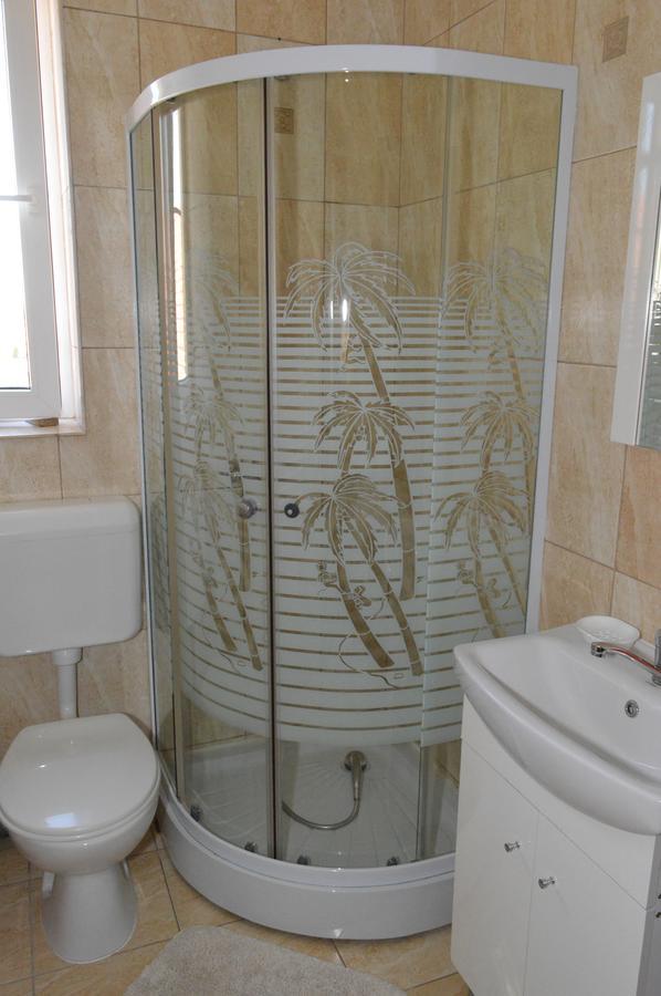 Casa Flora Hotel Sînmartin Екстериор снимка