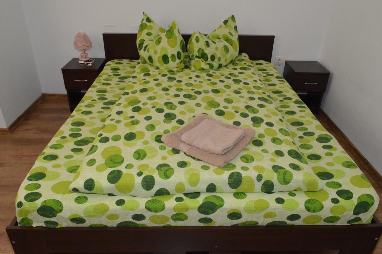 Casa Flora Hotel Sînmartin Екстериор снимка