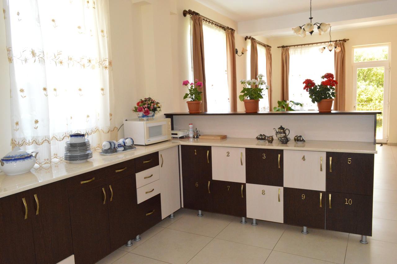 Casa Flora Hotel Sînmartin Екстериор снимка